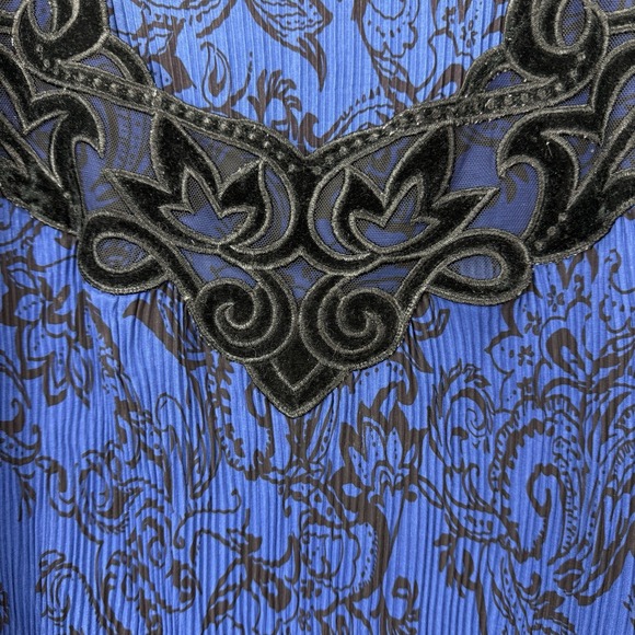 Catherines Blue Black Scroll Crinkle Pleated Crochet Georgette Blouse‎ Size 5X - Picture 4 of 10